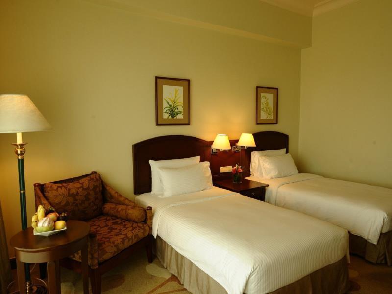 Готель Marco Polo Davao Екстер'єр фото A room at the hotel