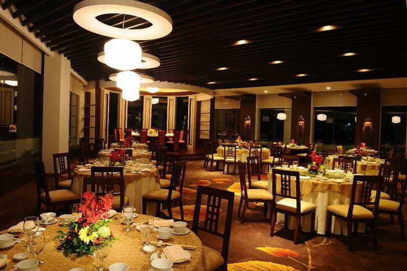 Готель Marco Polo Davao Екстер'єр фото The interior of the restaurant