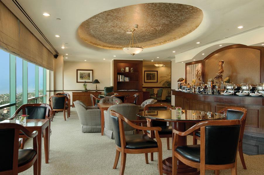 Готель Marco Polo Davao Екстер'єр фото Club Lounge at the Fairmont